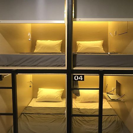 Innbox Capsule Hotel Jembel Εξωτερικό φωτογραφία